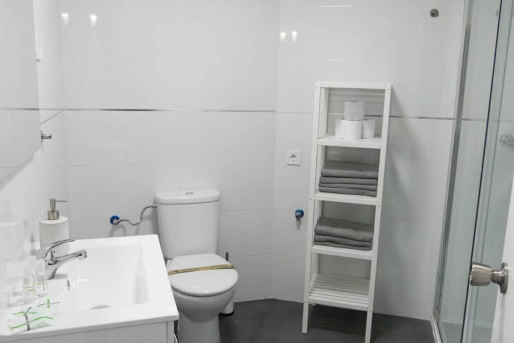 Holiday Rentals Piscina, Playa Parking A 5 Min Caminando Del Puerto De Benalmadena Exterior photo