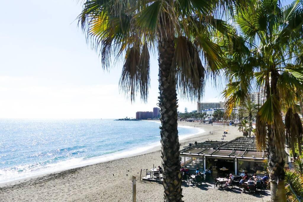 Holiday Rentals Piscina, Playa Parking A 5 Min Caminando Del Puerto De Benalmadena Exterior photo