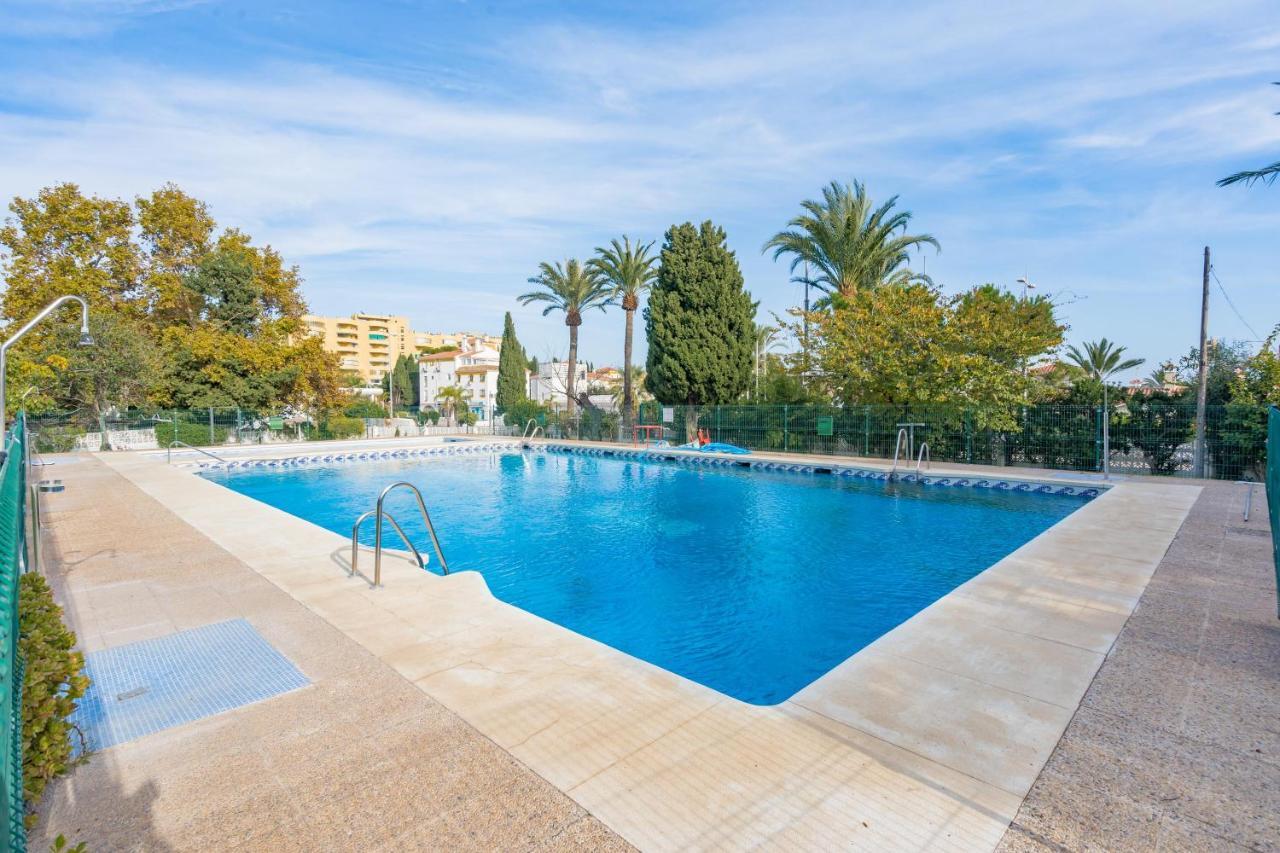 Holiday Rentals Piscina, Playa Parking A 5 Min Caminando Del Puerto De Benalmadena Exterior photo