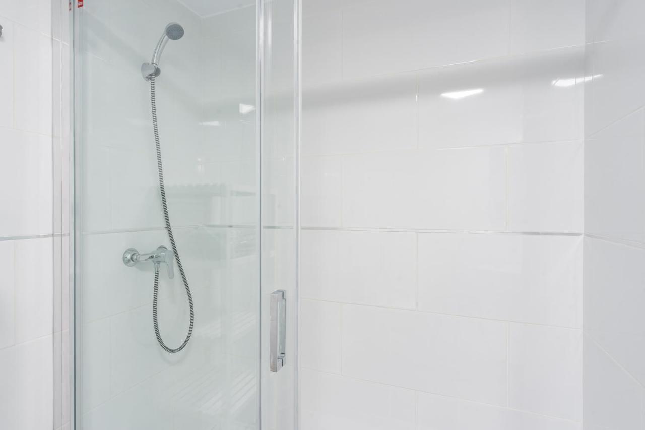 Holiday Rentals Piscina, Playa Parking A 5 Min Caminando Del Puerto De Benalmadena Exterior photo