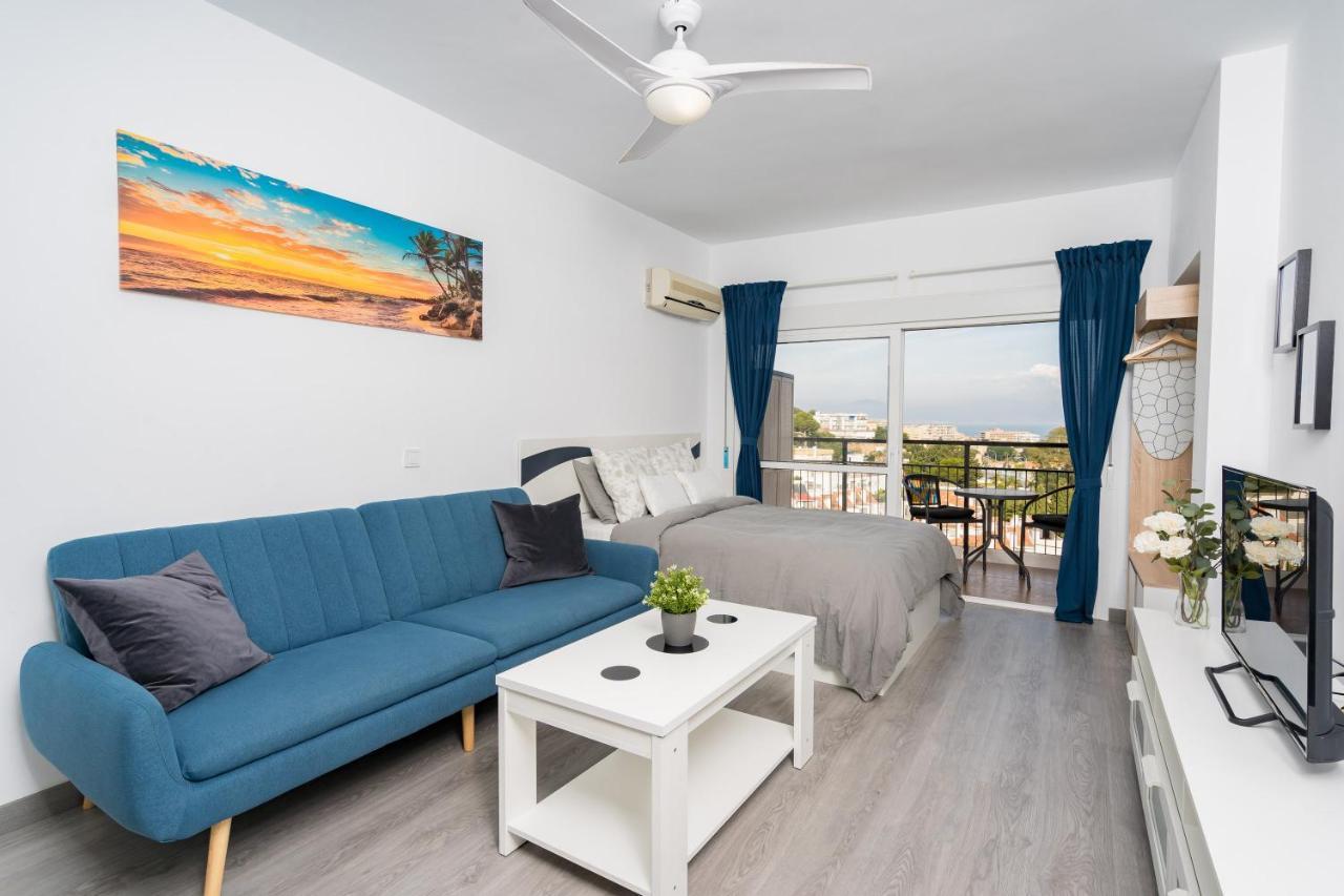 Holiday Rentals Piscina, Playa Parking A 5 Min Caminando Del Puerto De Benalmadena Exterior photo
